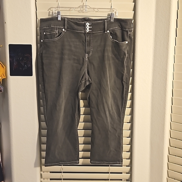 Torrid Crop Jegging - Picture 1 of 10